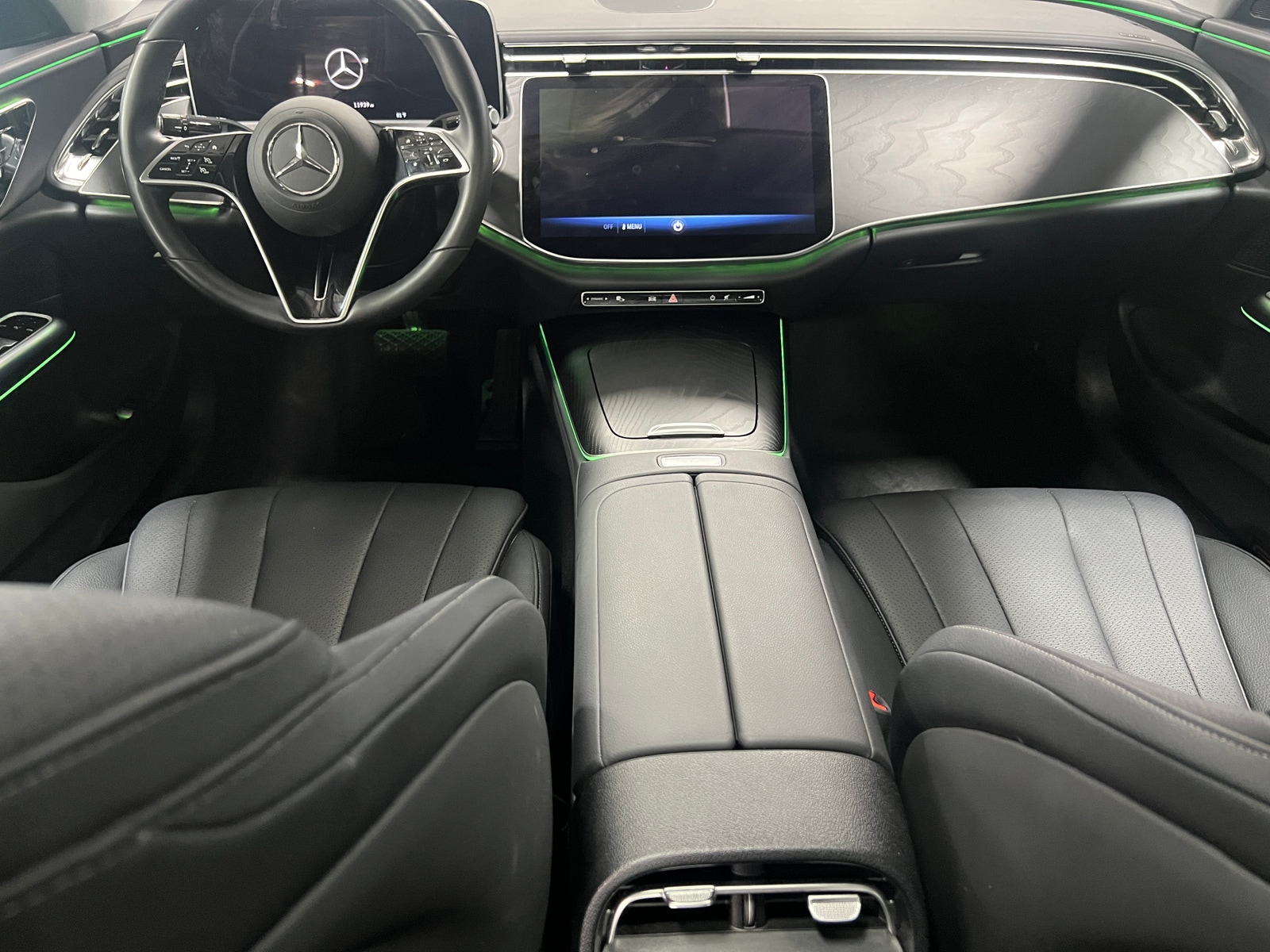 Thumbnail: 2025 Mercedes-Benz E-Class - 2