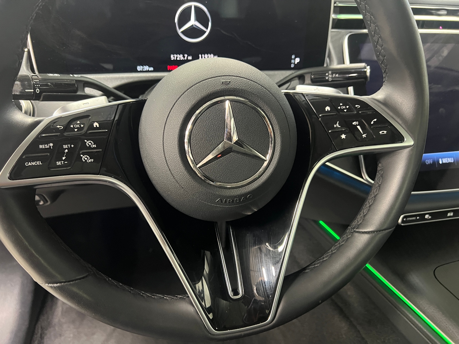 Thumbnail: 2025 Mercedes-Benz E-Class - 4