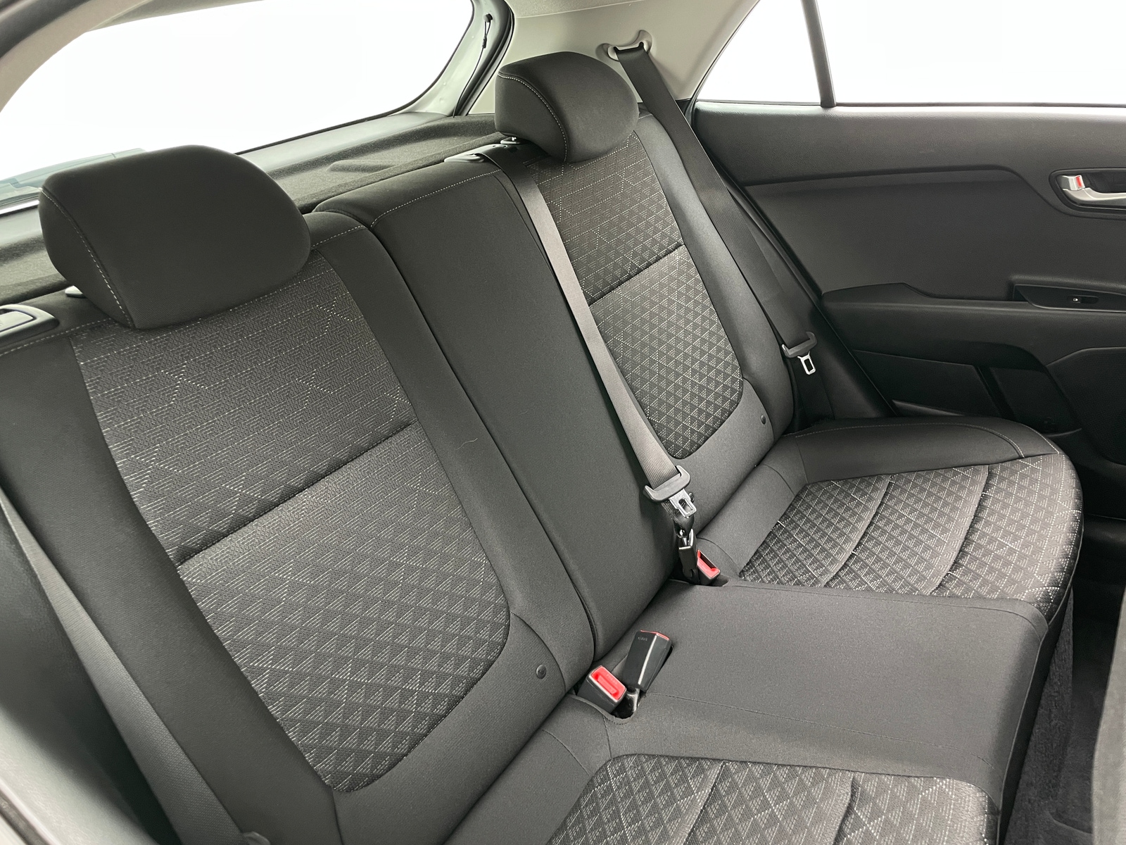 Thumbnail: 2019 Kia Rio - 6
