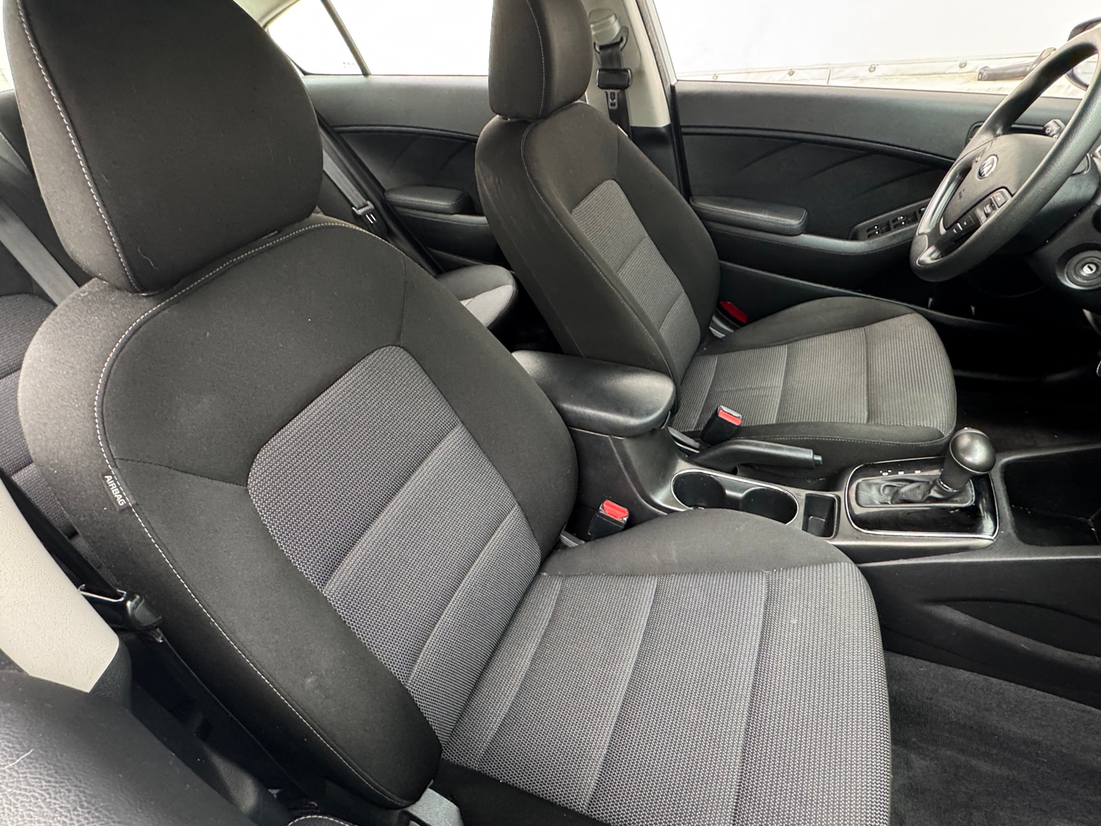 Thumbnail: 2017 Kia Forte - 2