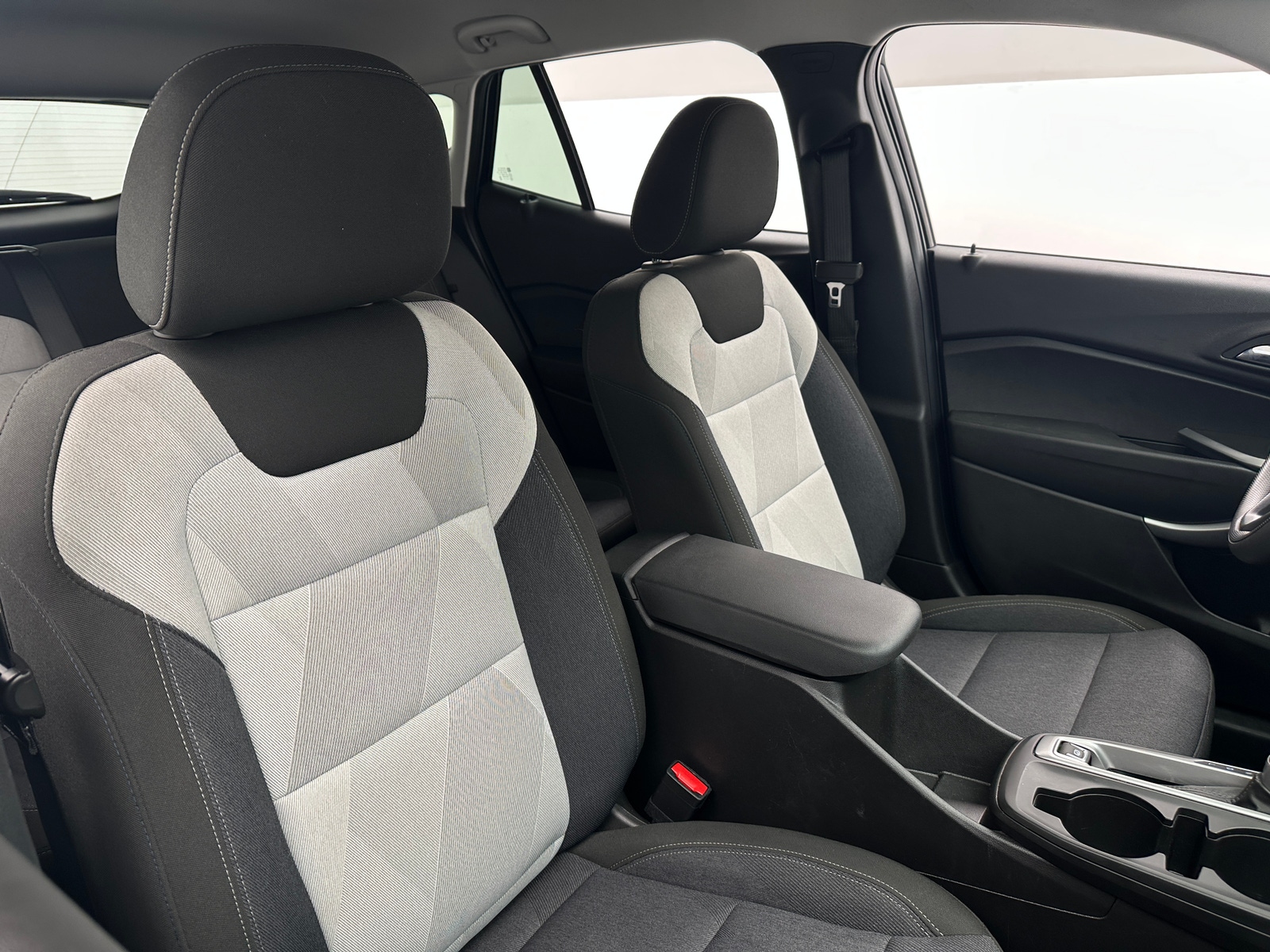 Thumbnail: 2024 Chevrolet Trax - 2