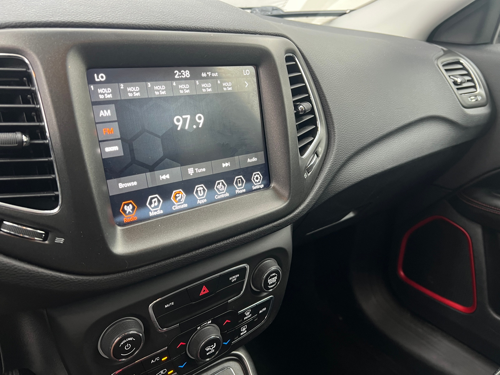 Thumbnail: 2020 Jeep Compass - 3