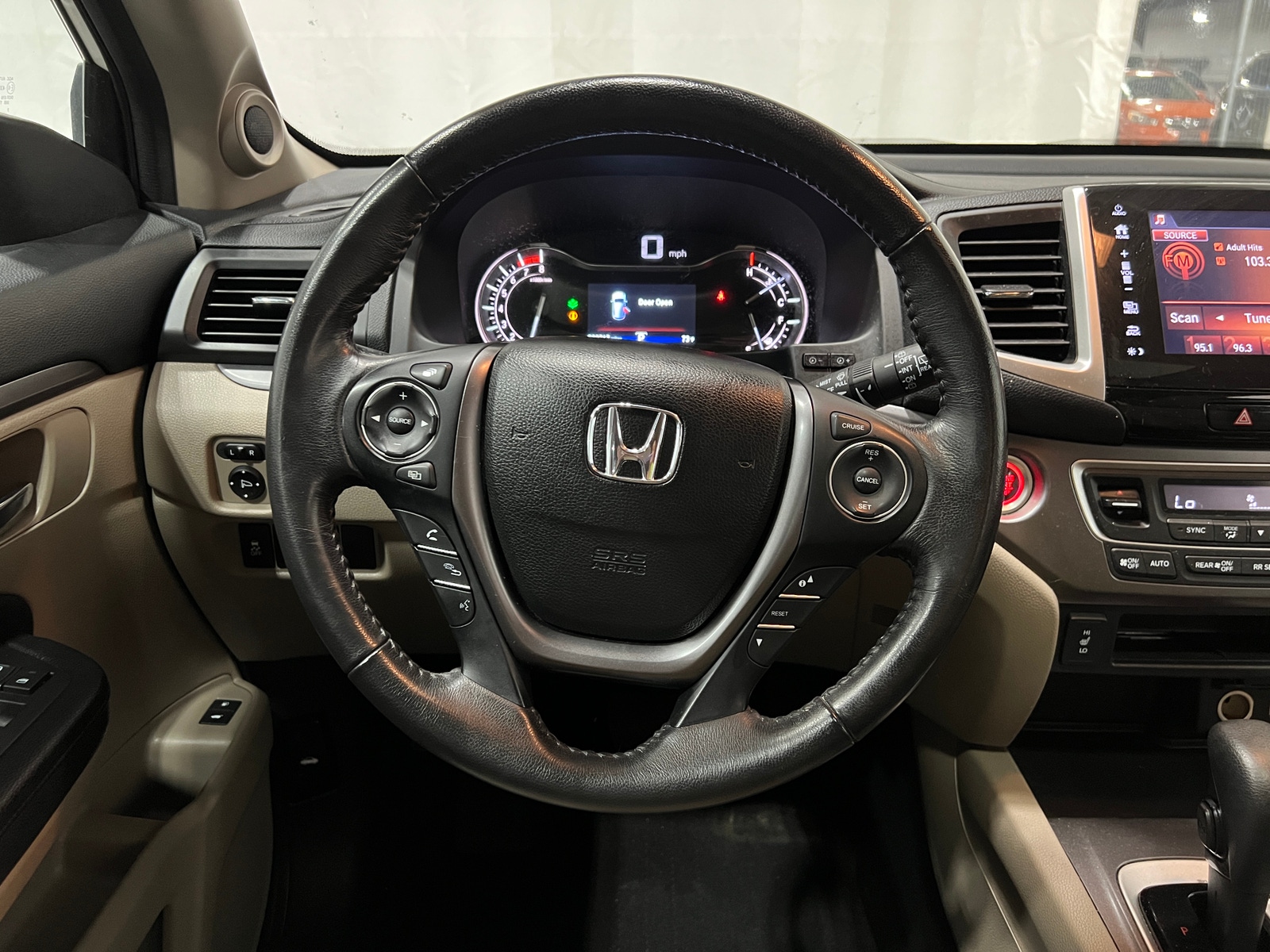Thumbnail: 2017 Honda Pilot - 4