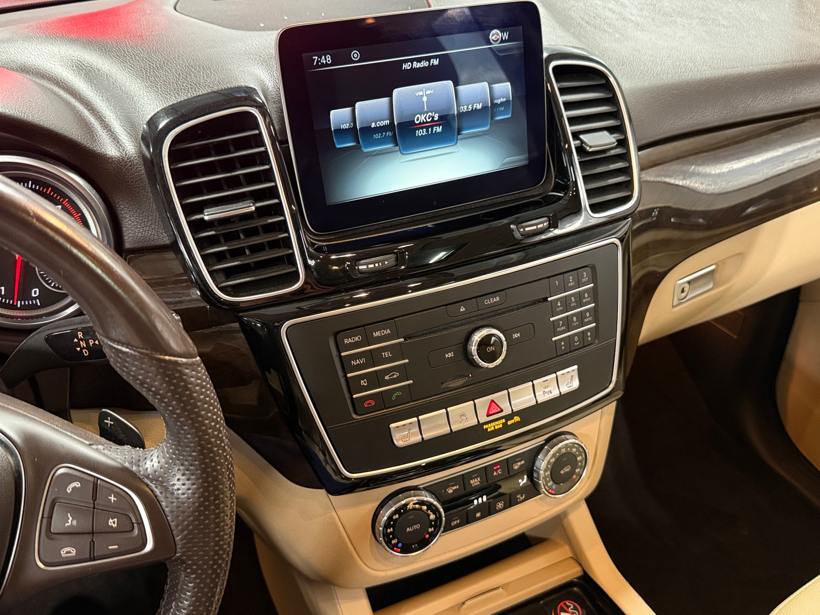 Thumbnail: 2016 Mercedes-Benz GLE - 3