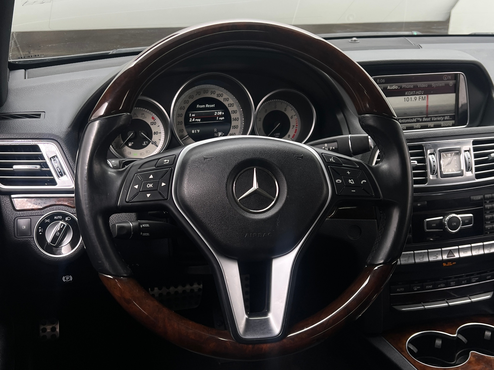 Thumbnail: 2014 Mercedes-Benz E-Class - 4