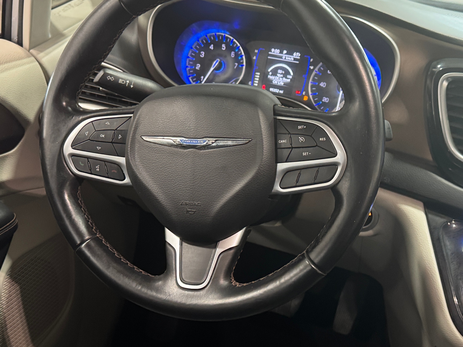 Thumbnail: 2018 Chrysler Pacifica - 4