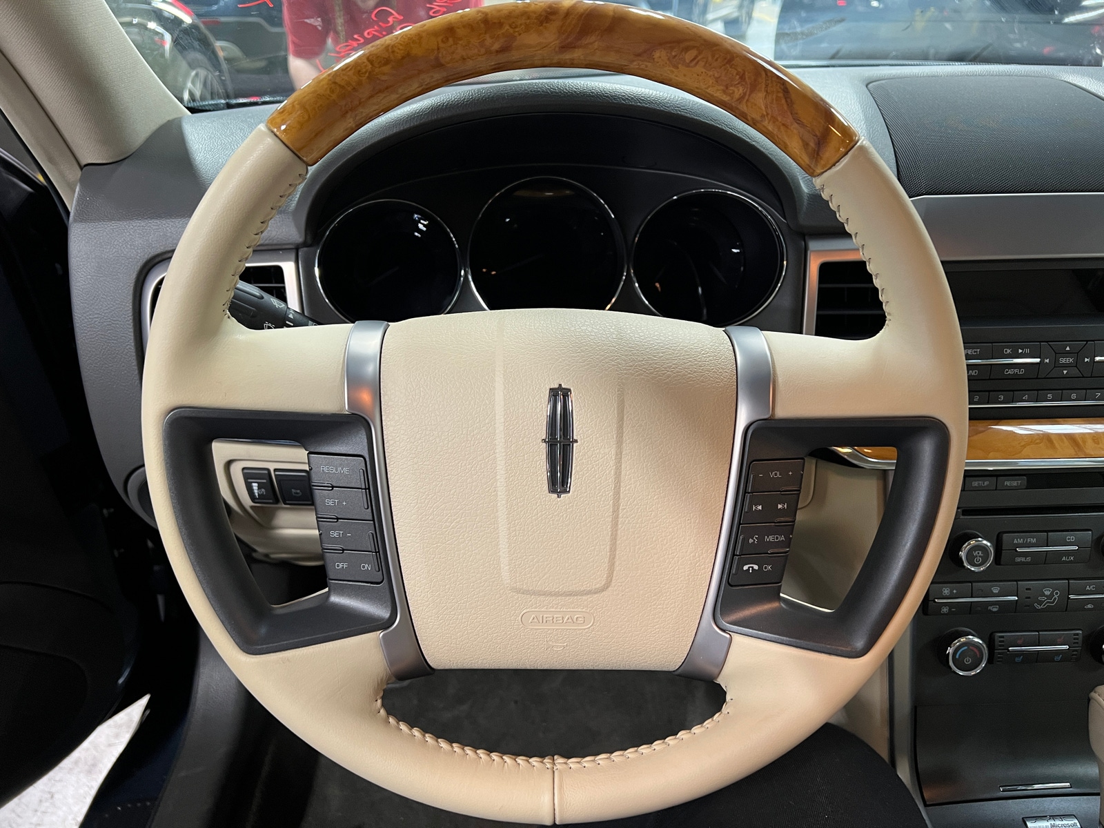 Thumbnail: 2012 Lincoln MKZ - 4