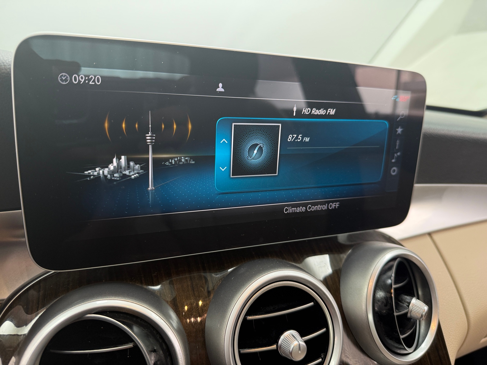 Thumbnail: 2020 Mercedes-Benz C-Class - 3