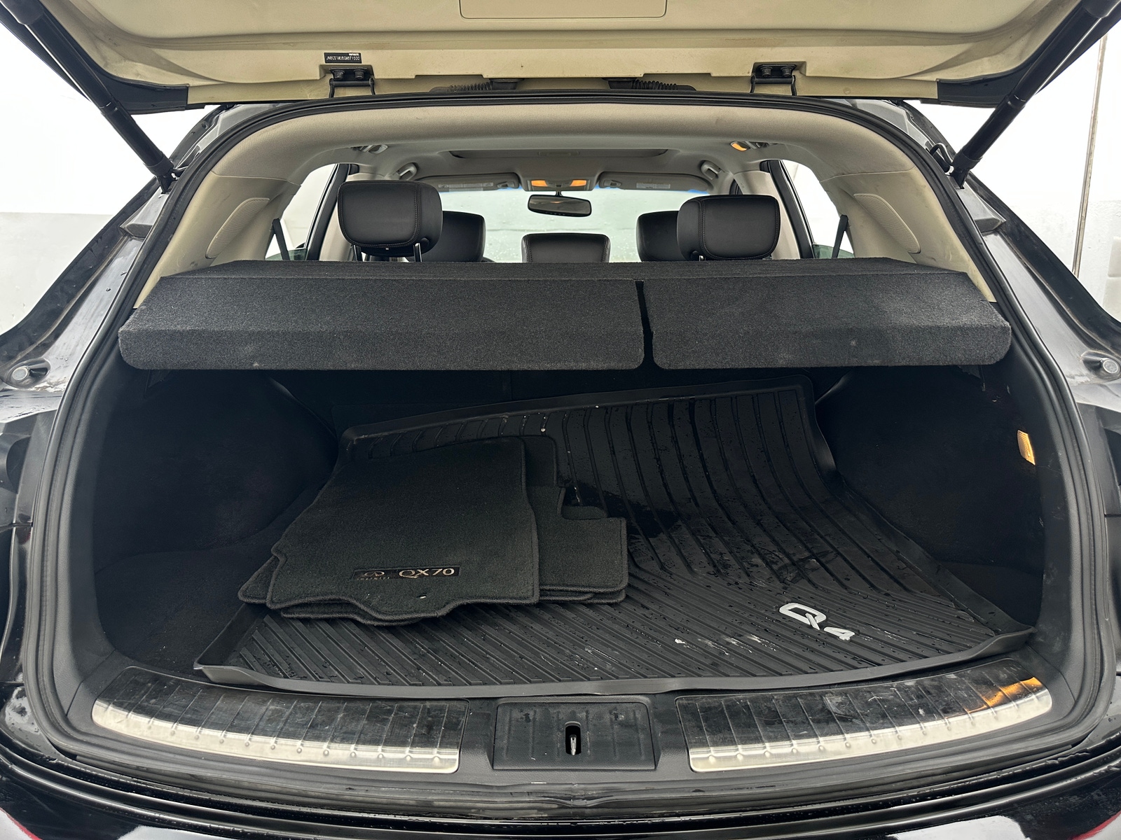 Thumbnail: 2016 INFINITI QX70 - 6