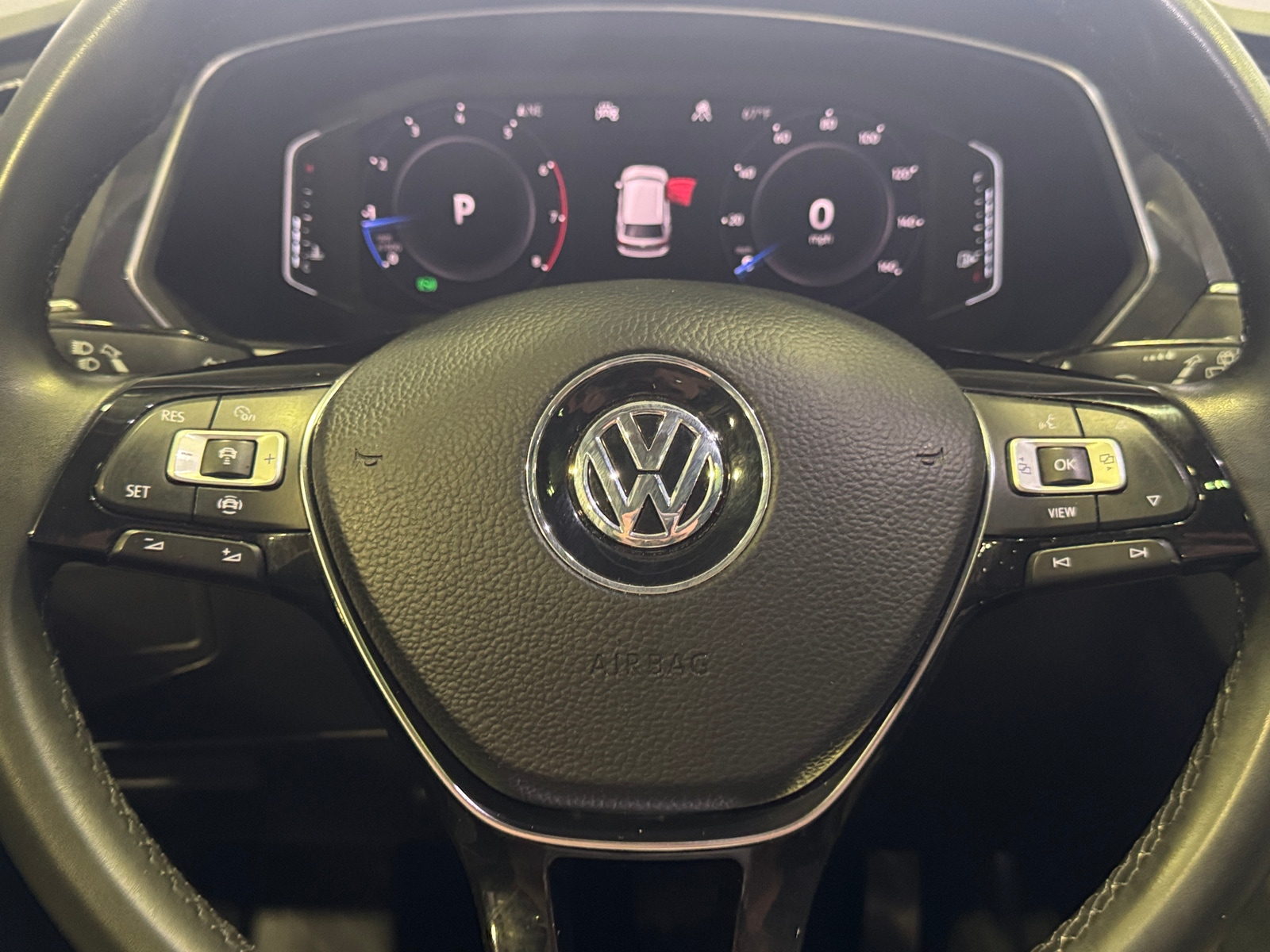 Thumbnail: 2020 Volkswagen Tiguan - 4