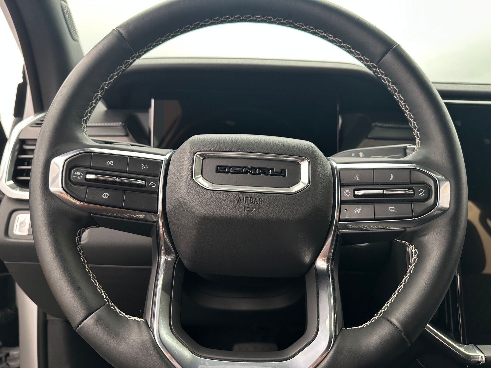 Thumbnail: 2024 GMC Acadia - 4