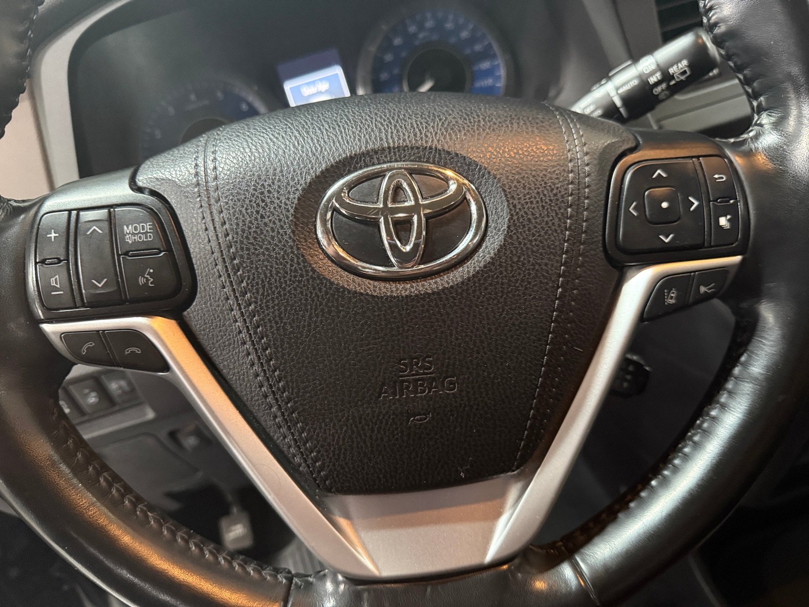 Thumbnail: 2019 Toyota Sienna - 4