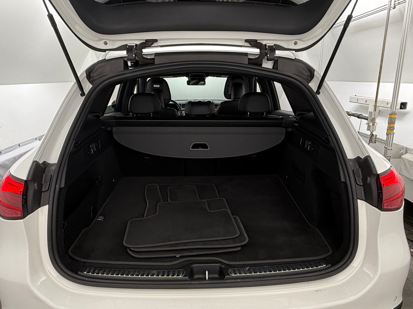 Thumbnail: 2024 Mercedes-Benz GLC - 6