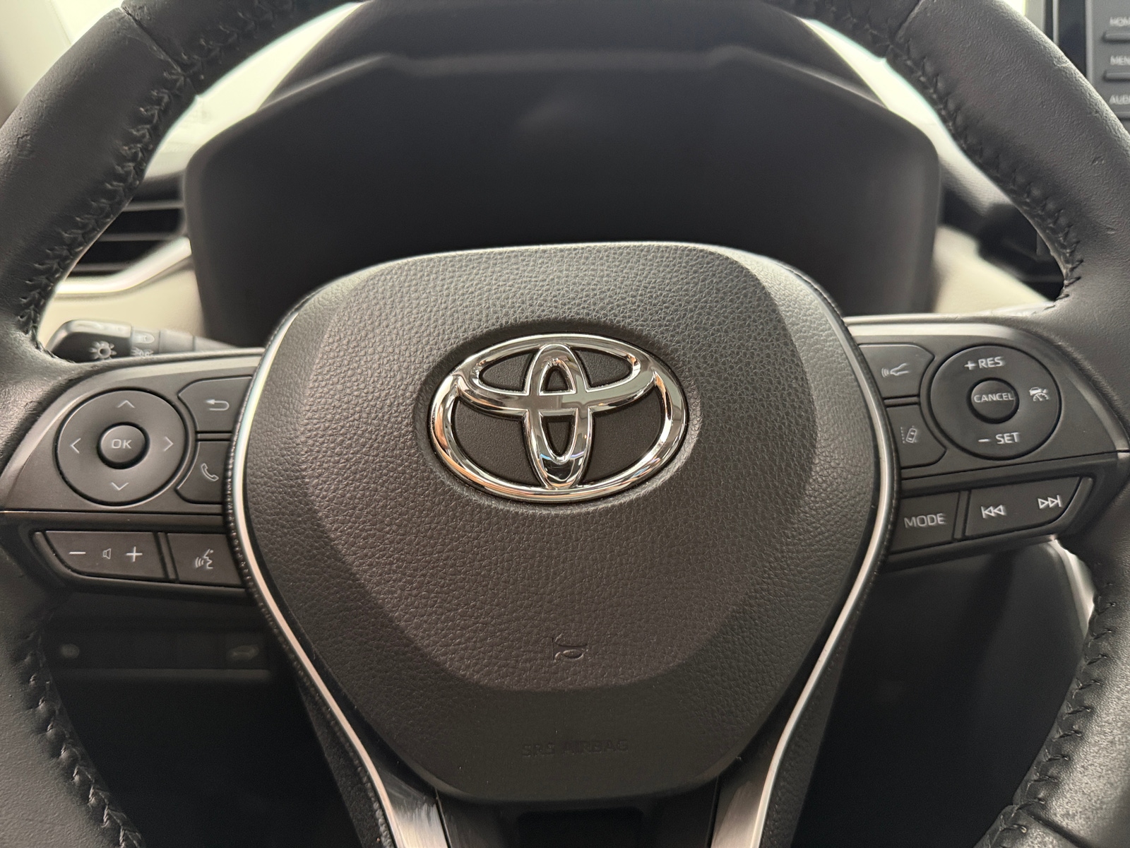 Thumbnail: 2019 Toyota RAV4 - 6