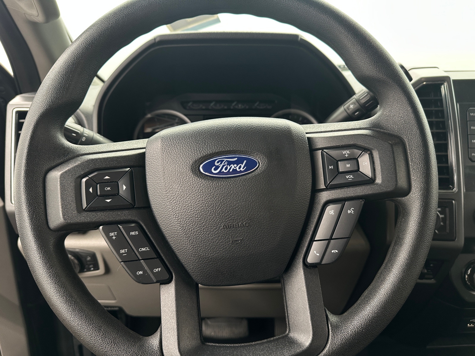 Thumbnail: 2019 Ford Econoline - 5