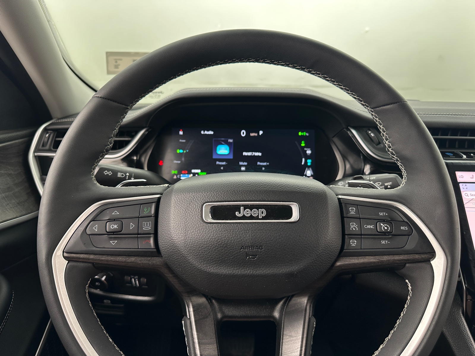 Thumbnail: 2022 Jeep Grand Cherokee - 4