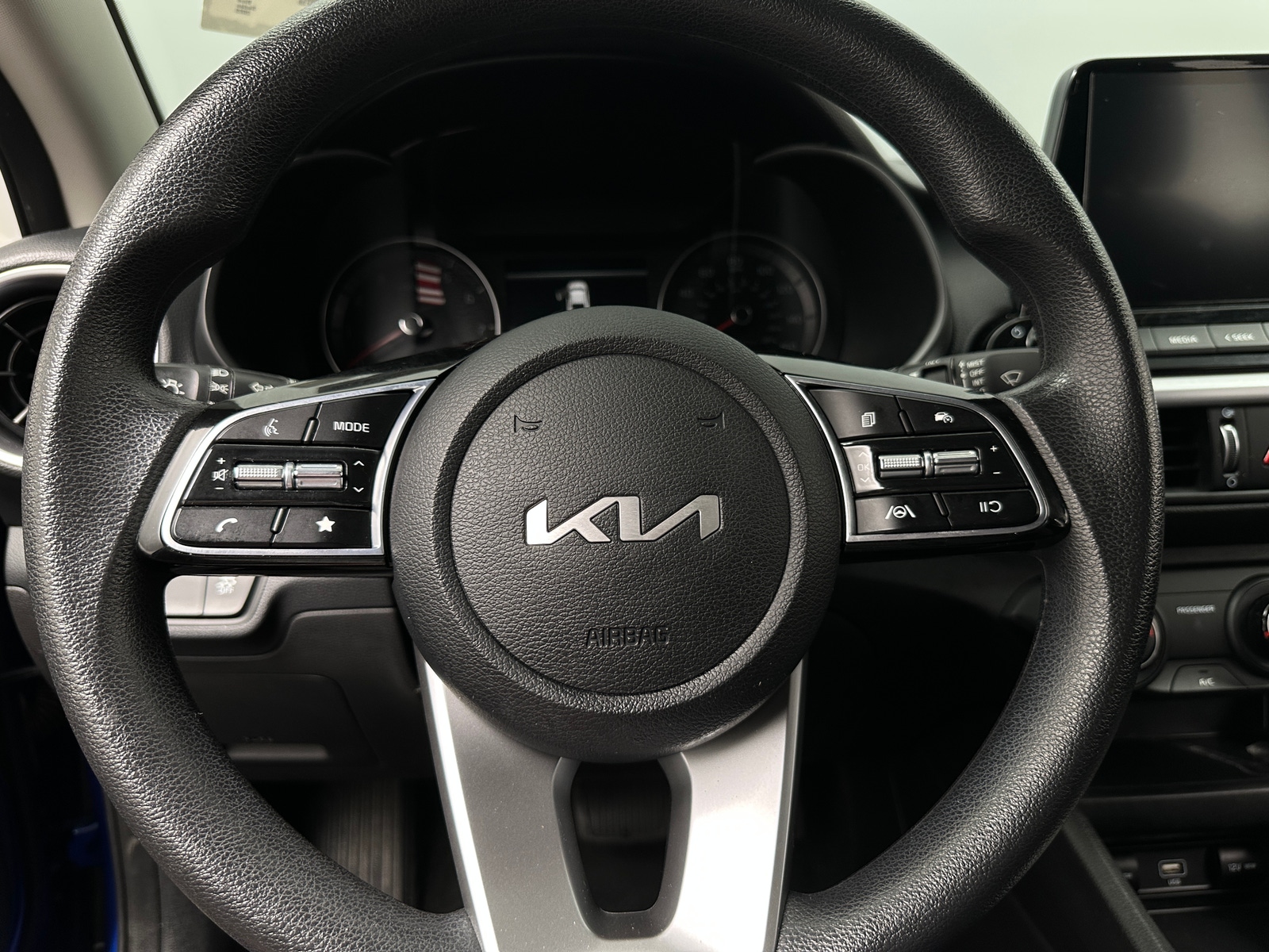 Thumbnail: 2023 Kia Forte - 5