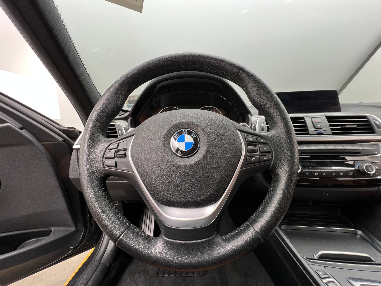 Thumbnail: 2017 BMW 3 Series - 4