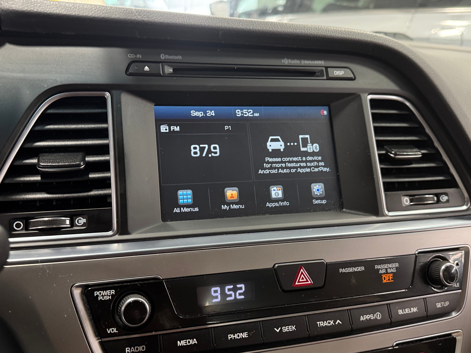 Thumbnail: 2017 Hyundai Sonata - 4
