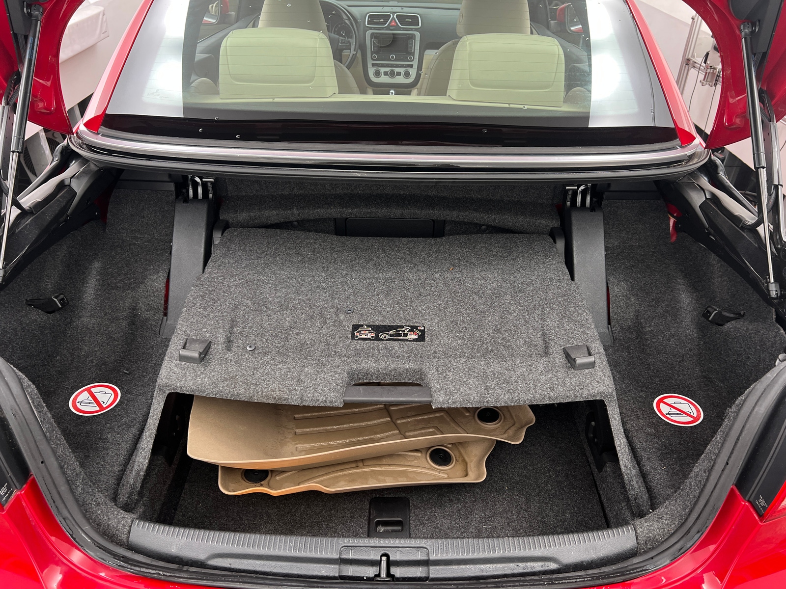 Thumbnail: 2014 Volkswagen Eos - 6