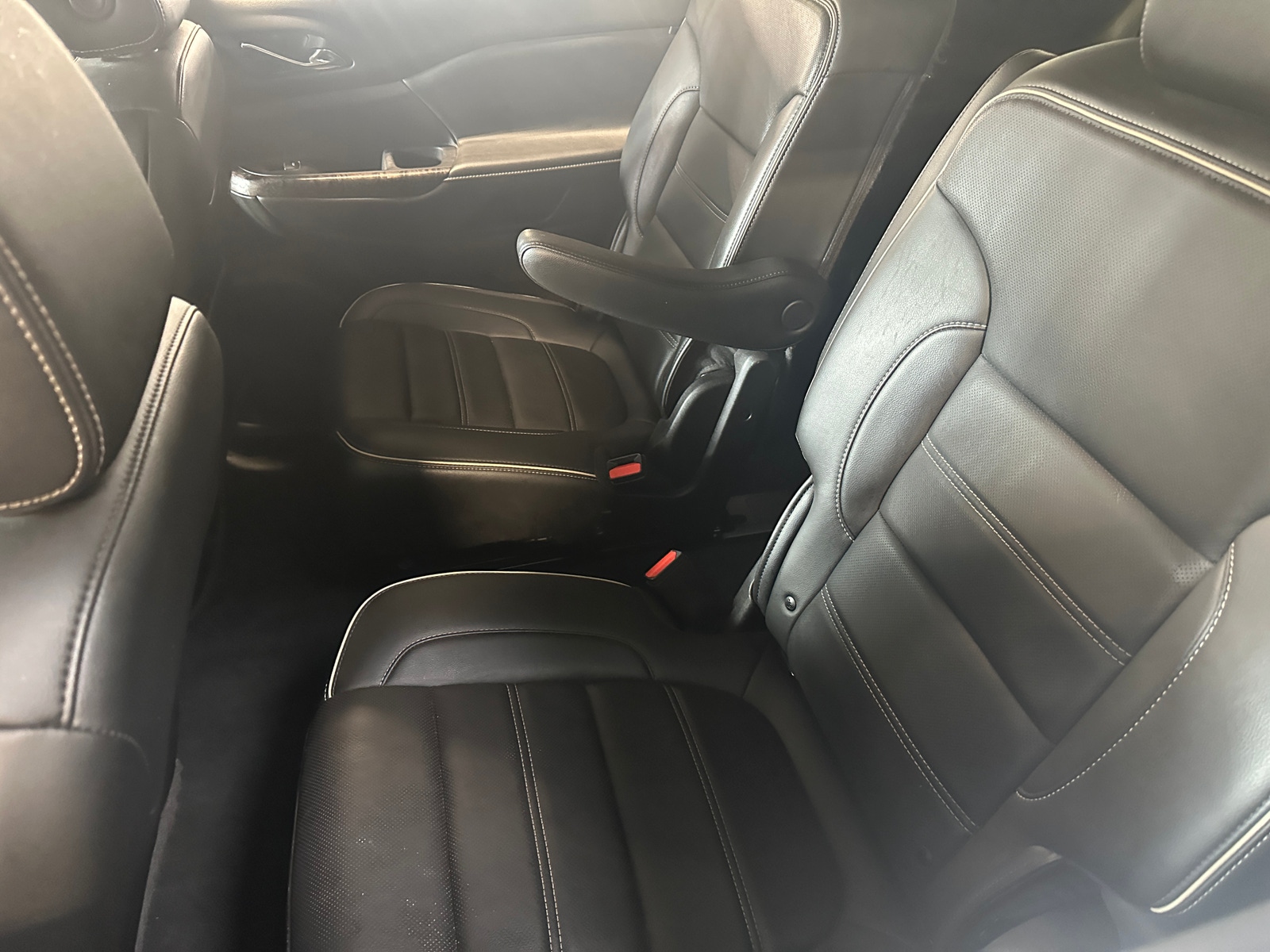 Thumbnail: 2022 GMC Acadia - 5