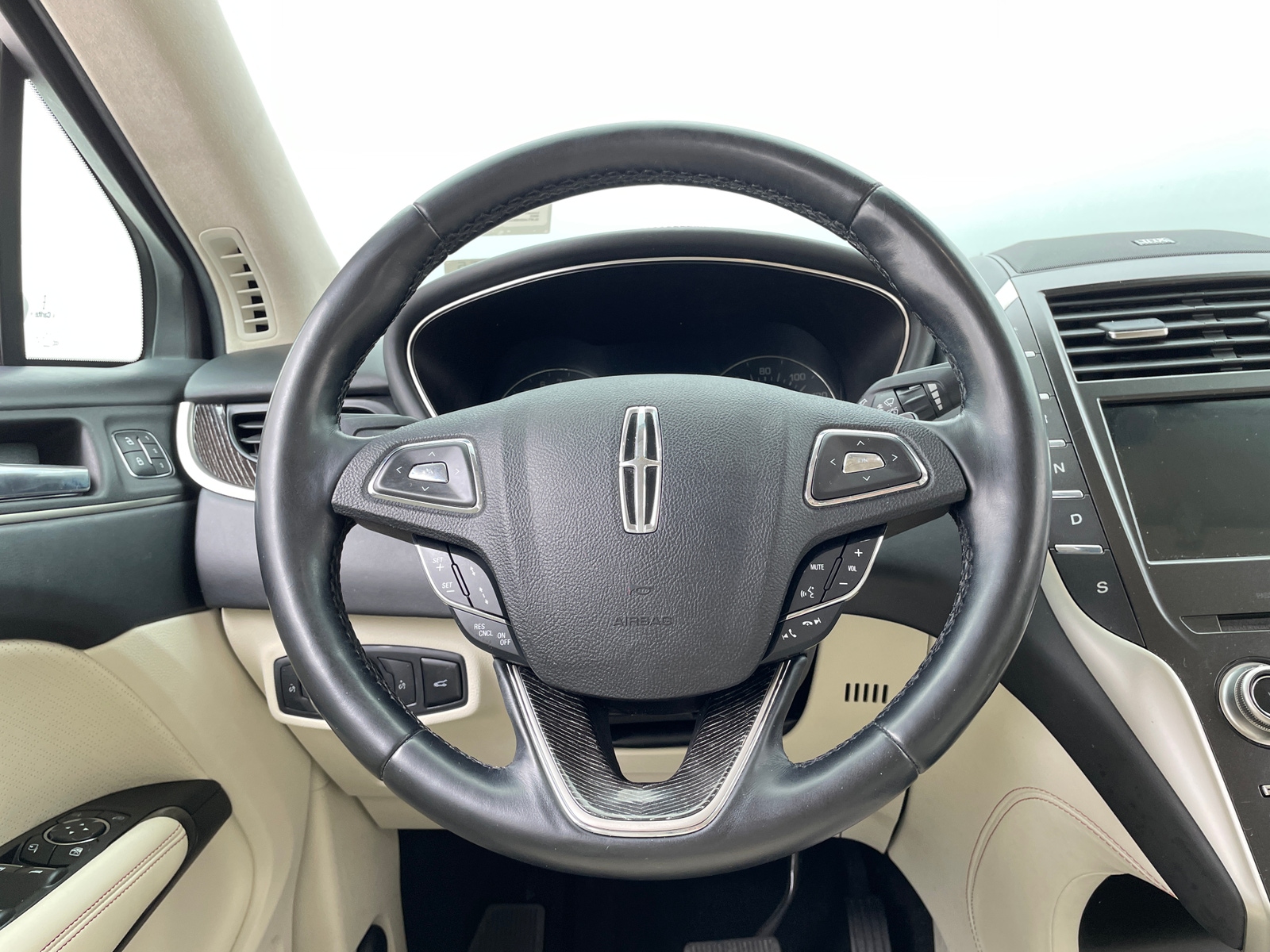 Thumbnail: 2019 Lincoln MKC - 4