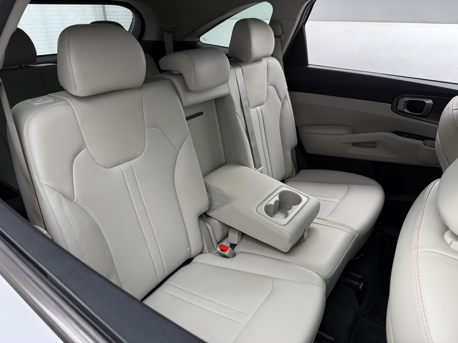 Thumbnail: 2023 Kia Sorento - 5