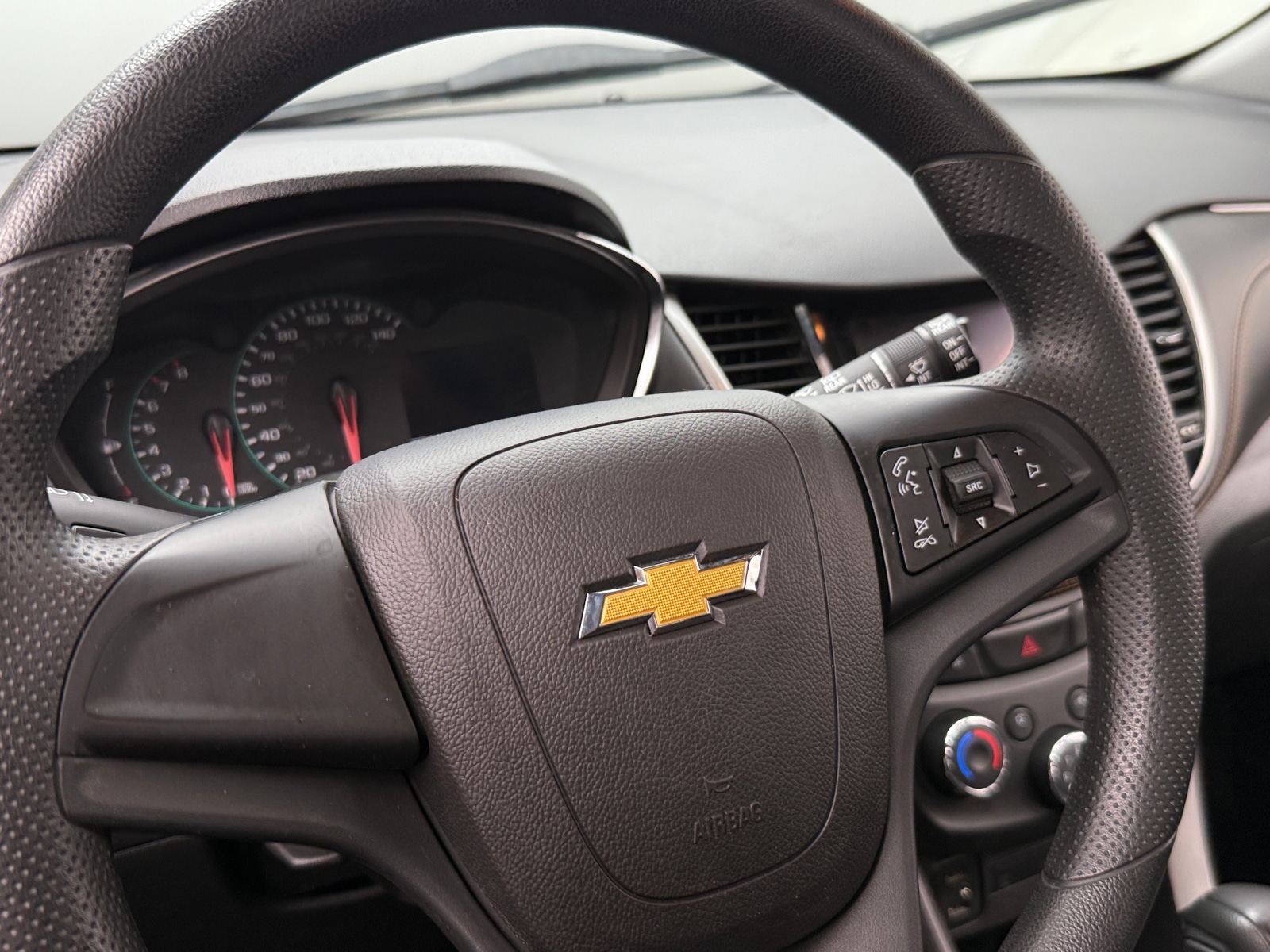 Thumbnail: 2020 Chevrolet Trax - 5