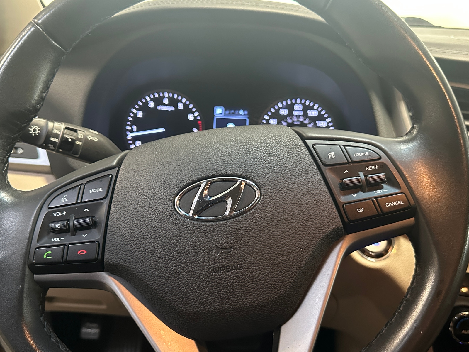 Thumbnail: 2017 Hyundai Tucson - 4