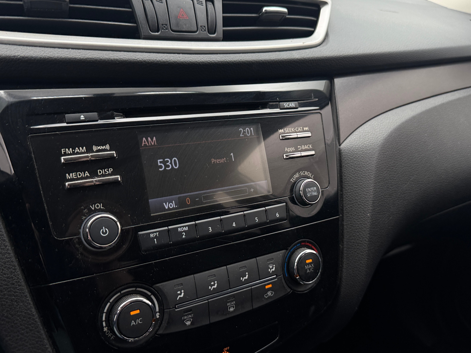 Thumbnail: 2016 Nissan Rogue - 4
