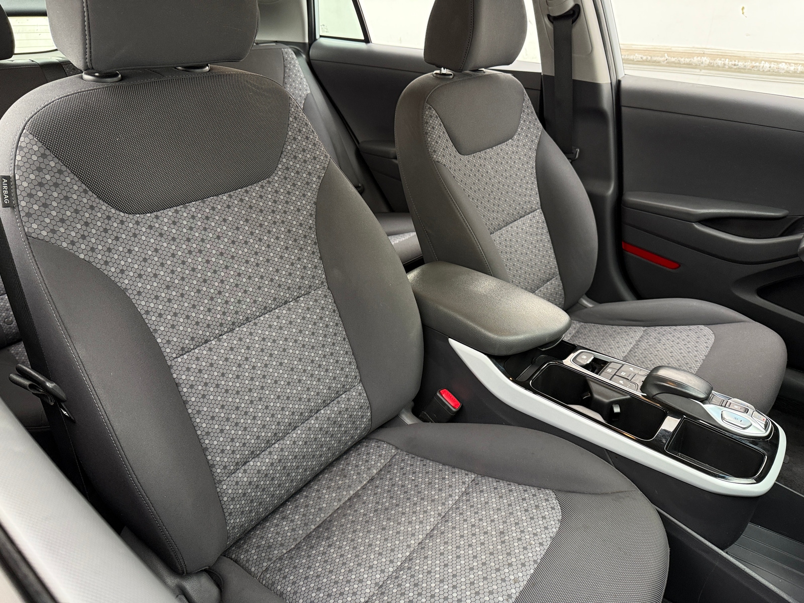 Thumbnail: 2019 Hyundai Ioniq - 2