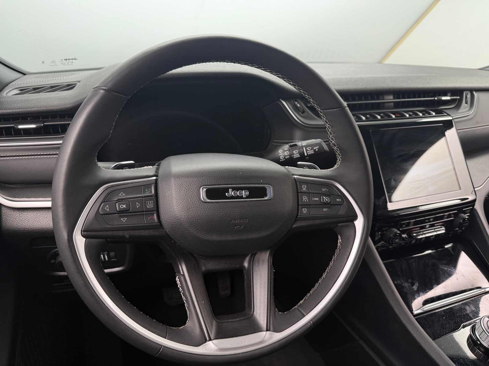 Thumbnail: 2024 Jeep Grand Cherokee L - 4