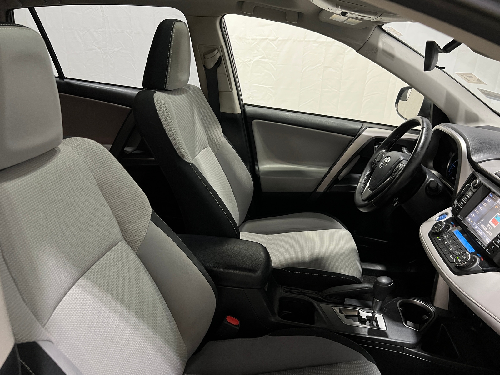 Thumbnail: 2018 Toyota RAV4 - 2