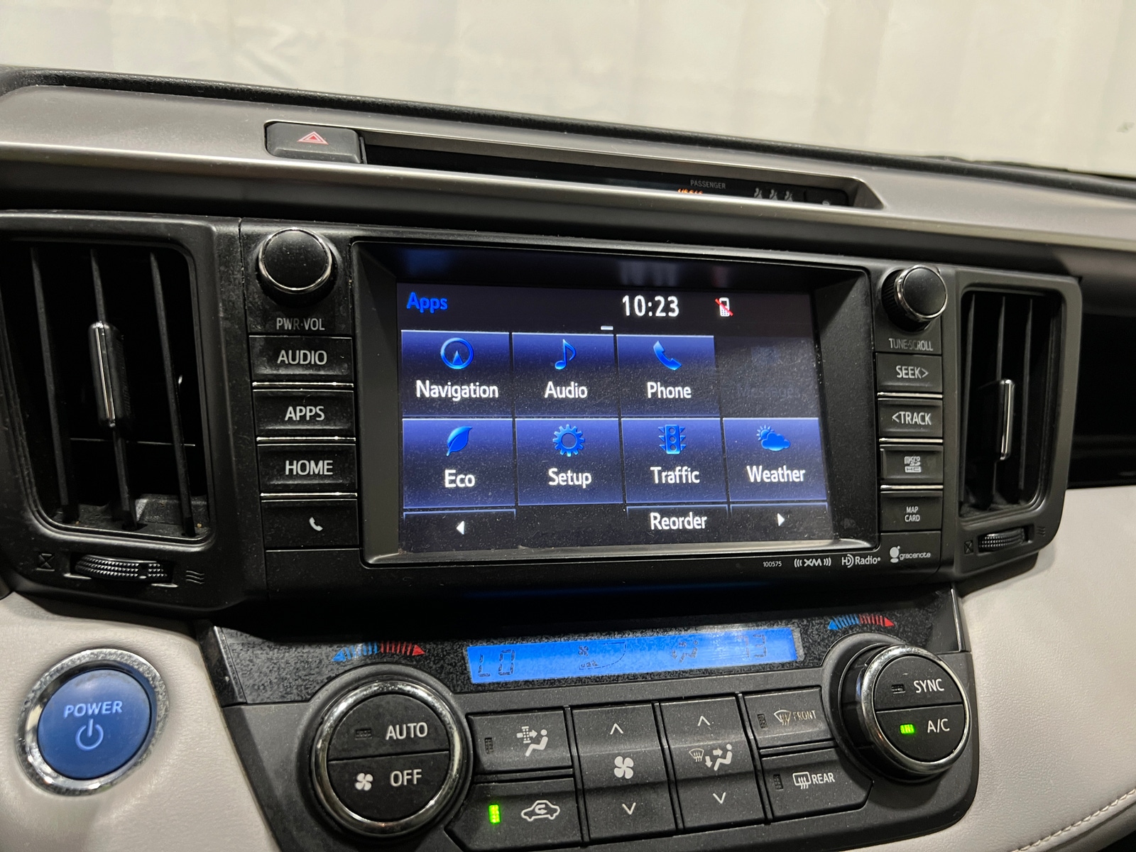 Thumbnail: 2018 Toyota RAV4 - 4