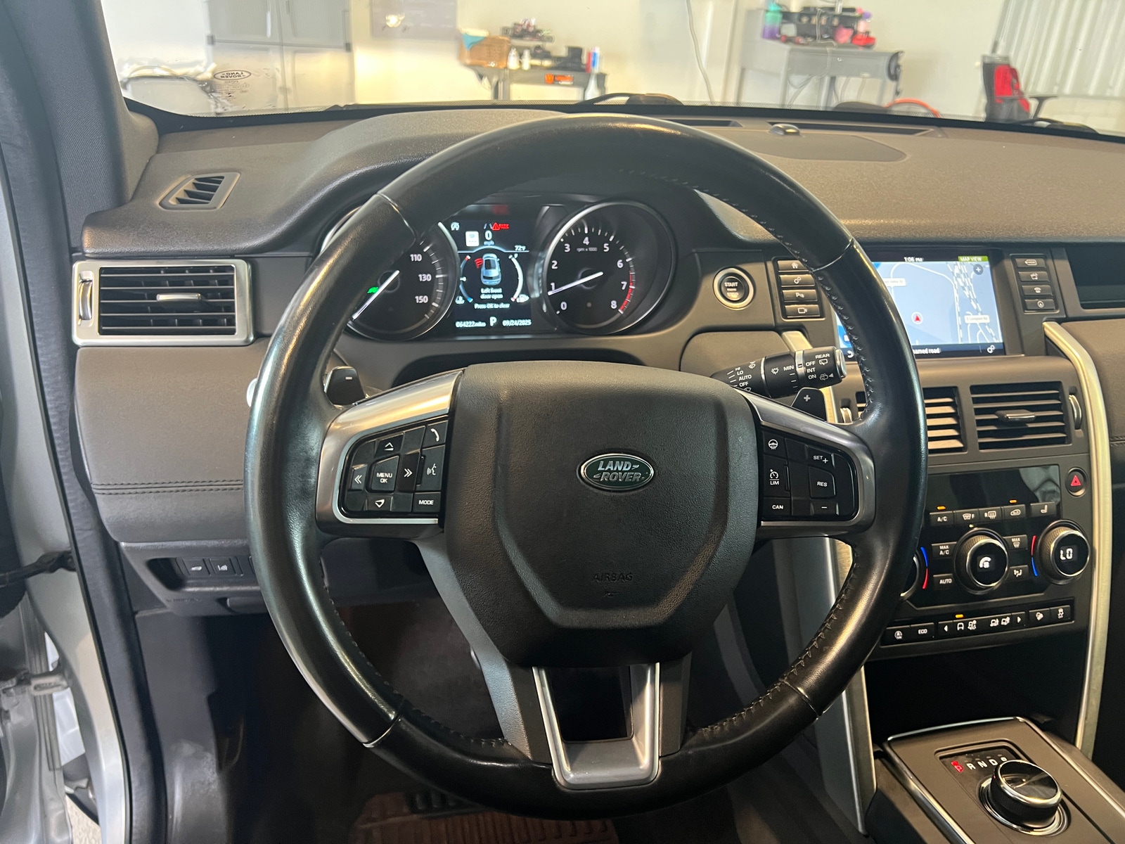 Thumbnail: 2019 Land Rover Discovery Sport - 4