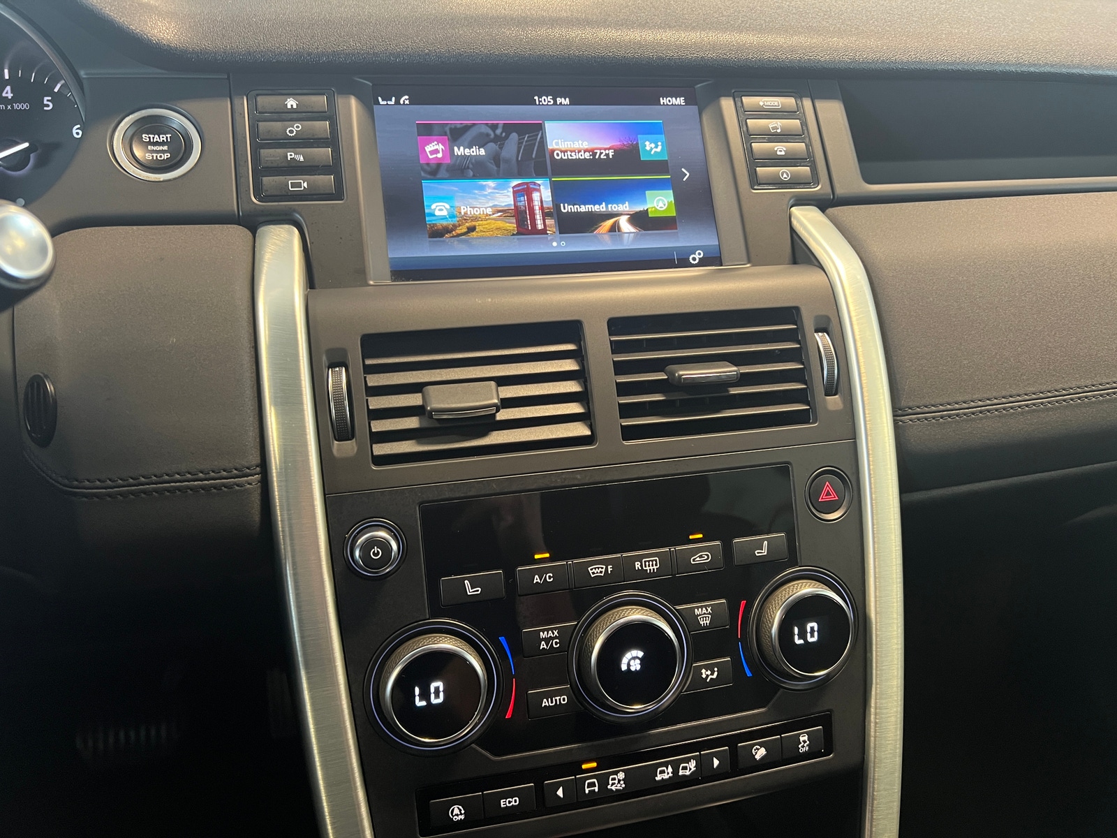 Thumbnail: 2019 Land Rover Discovery Sport - 3