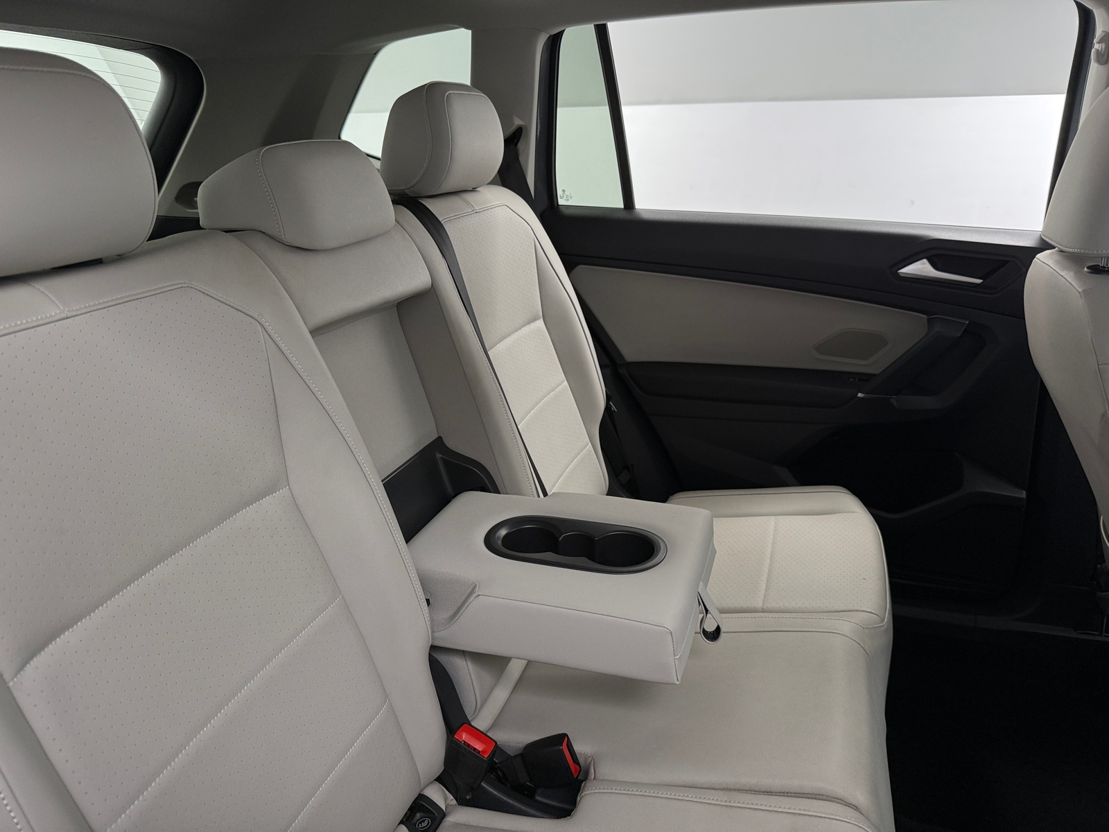 Thumbnail: 2020 Volkswagen Tiguan - 5
