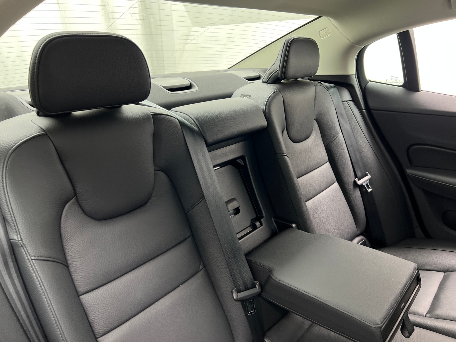 Thumbnail: 2025 Volvo S60 - 5