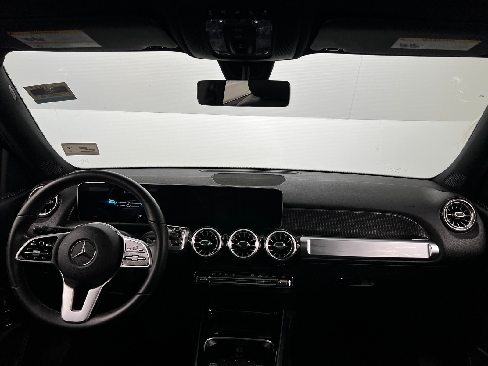 Thumbnail: 2021 Mercedes-Benz GLB - 2