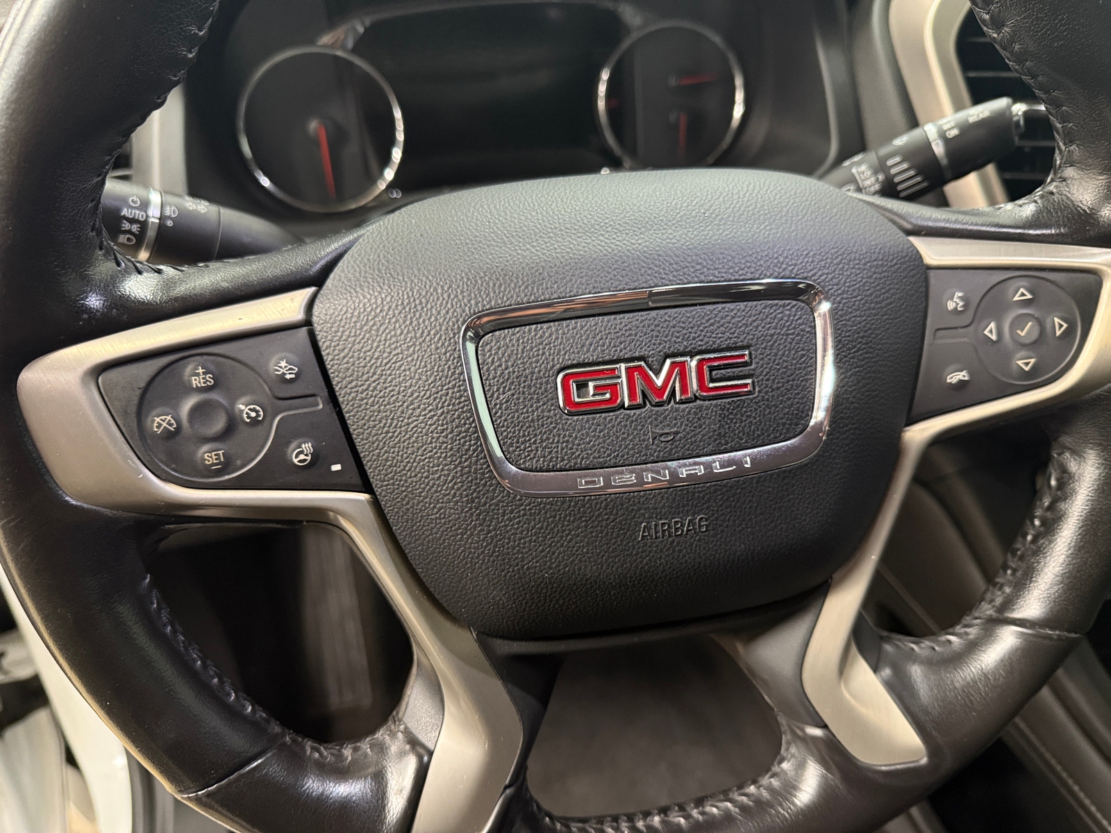 Thumbnail: 2020 GMC Acadia - 4