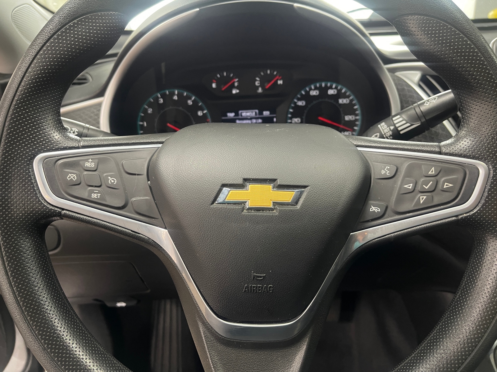 Thumbnail: 2022 Chevrolet Malibu - 5