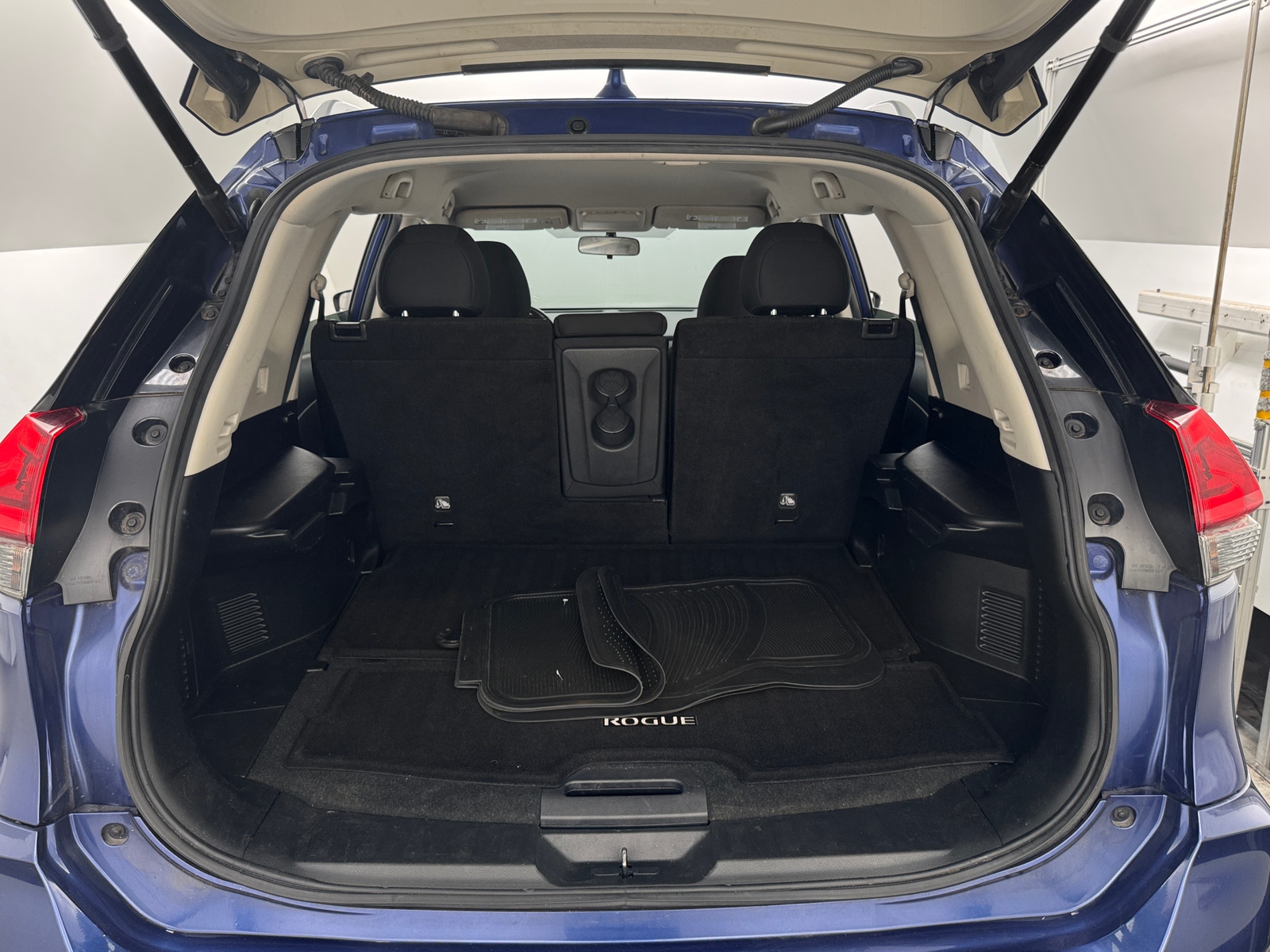 Thumbnail: 2018 Nissan Rogue - 7