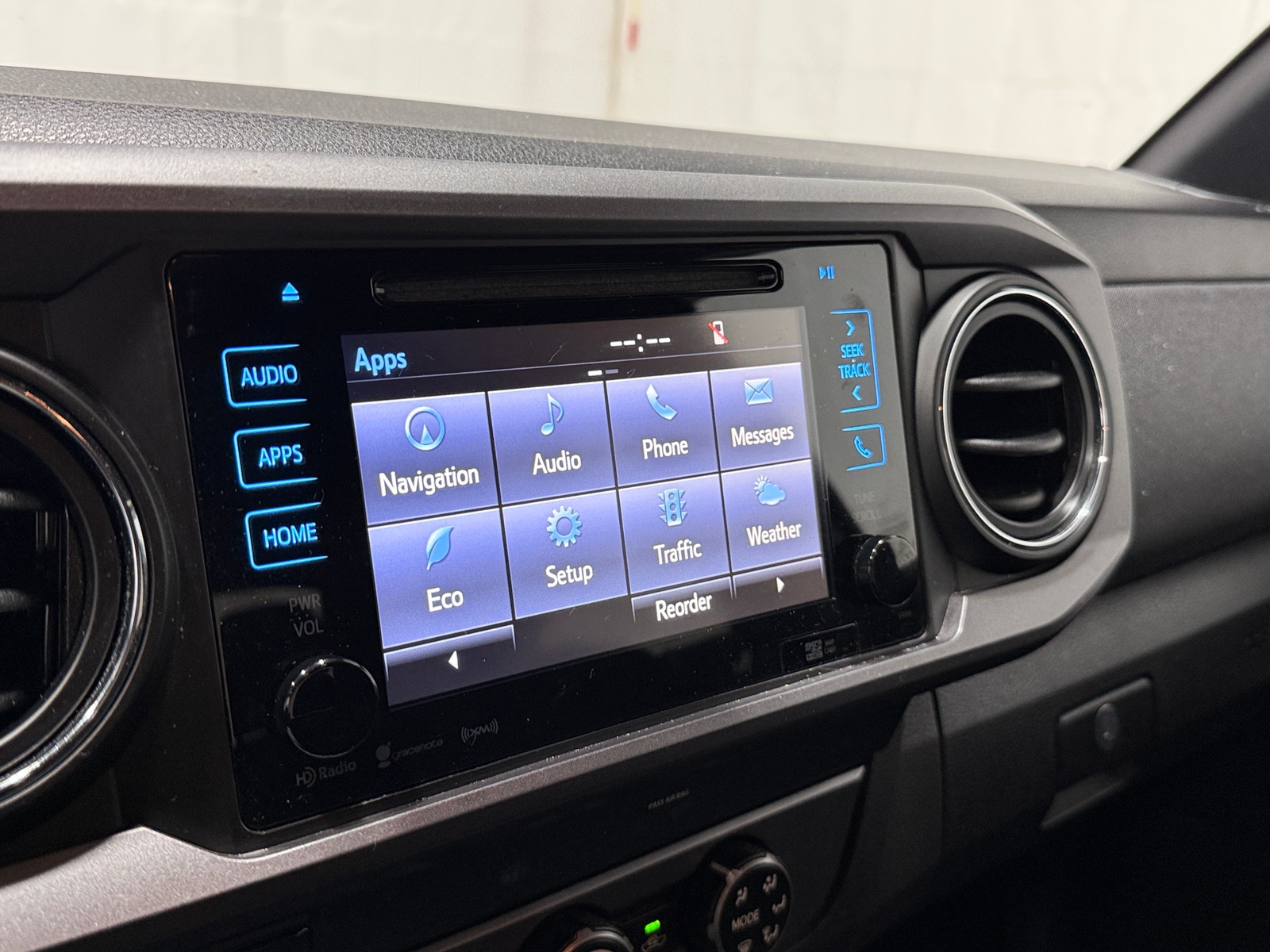 Thumbnail: 2019 Toyota Tacoma - 4