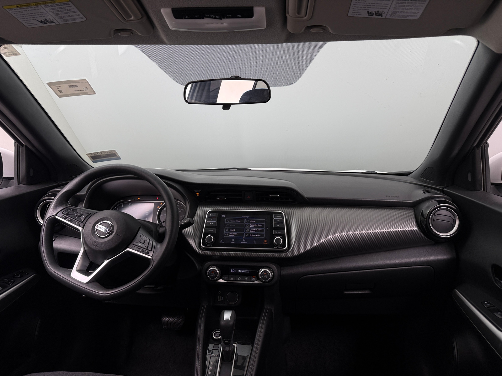 Thumbnail: 2019 Nissan Kicks - 3