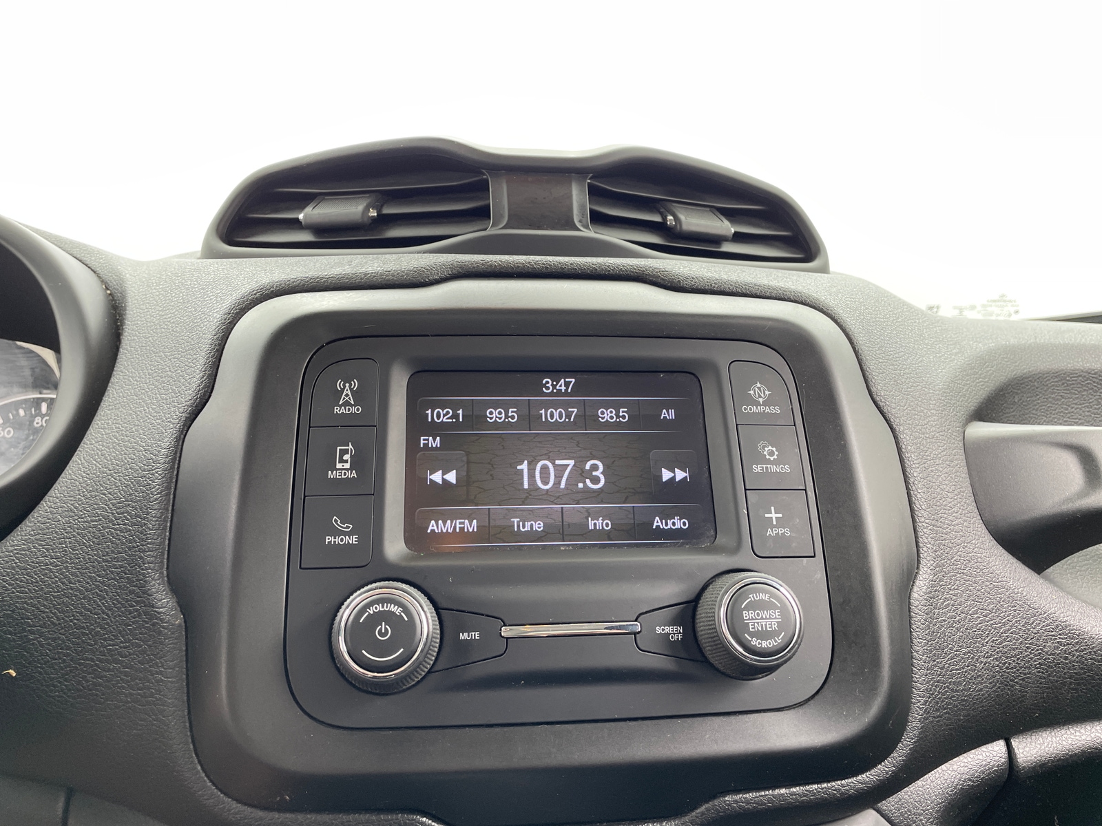 Thumbnail: 2019 Jeep Renegade - 4