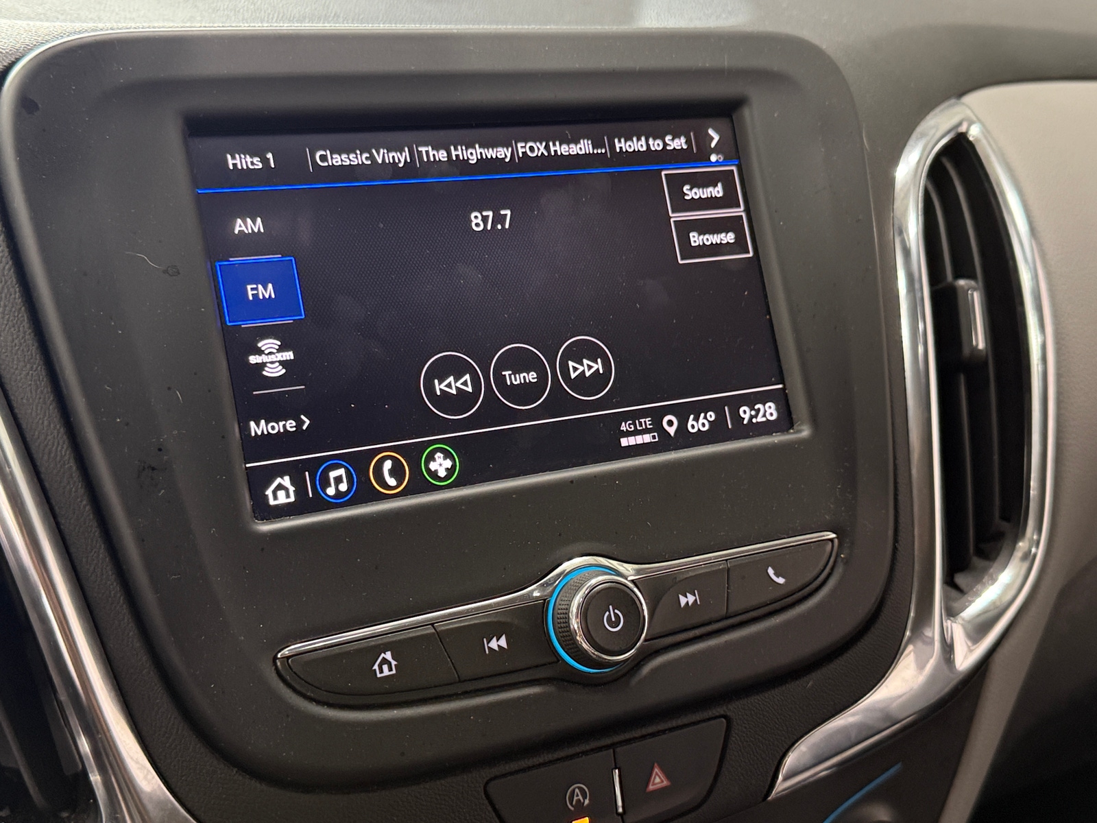 Thumbnail: 2024 Chevrolet Equinox - 4