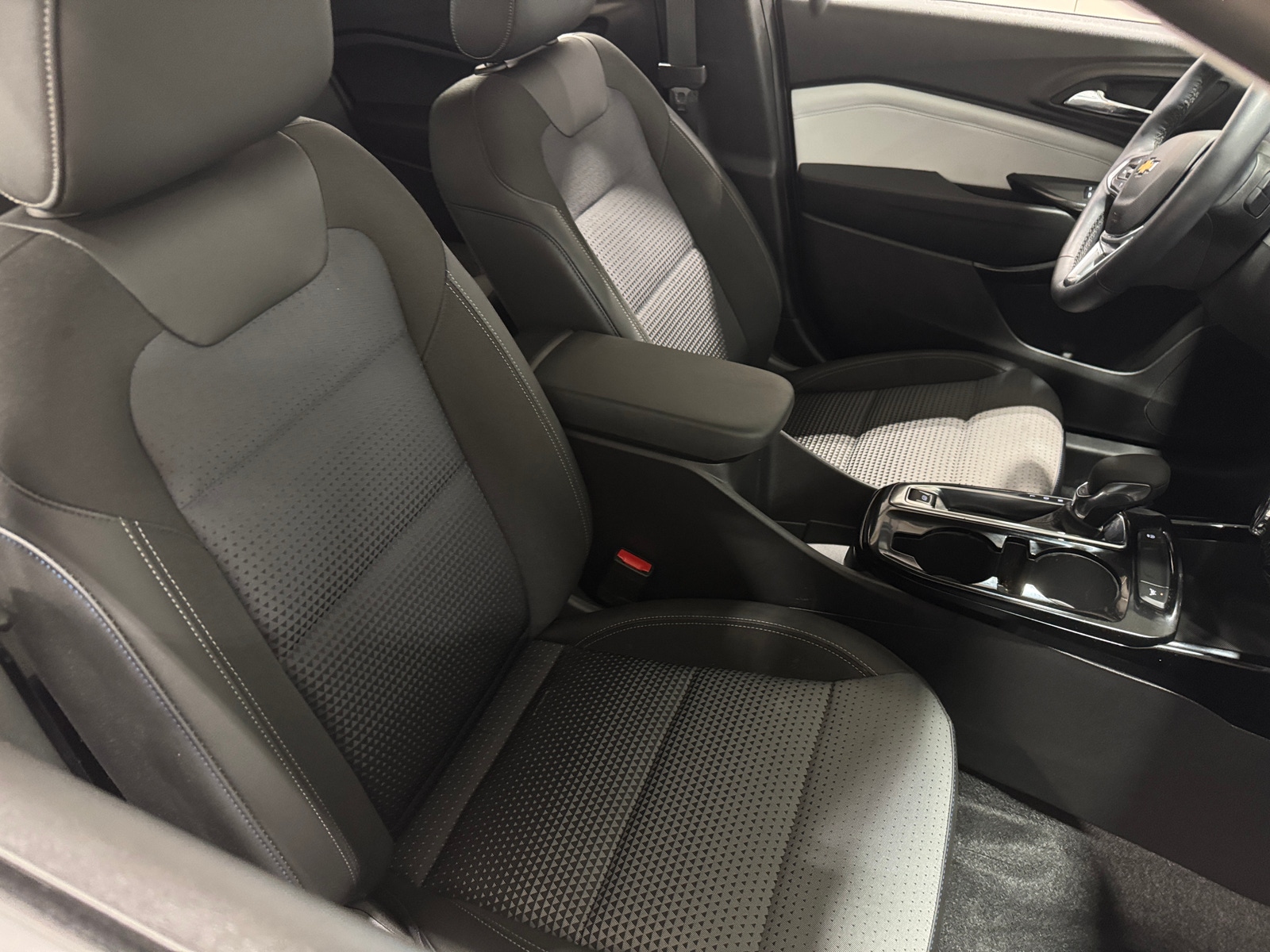 Thumbnail: 2024 Chevrolet Trax - 2