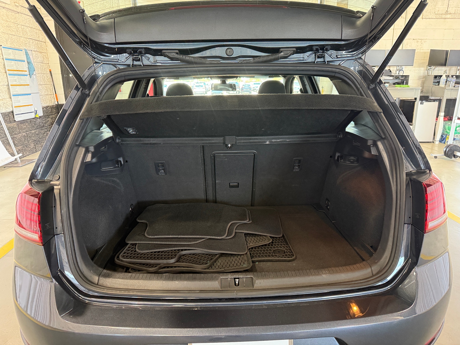 Thumbnail: 2019 Volkswagen Golf - 7