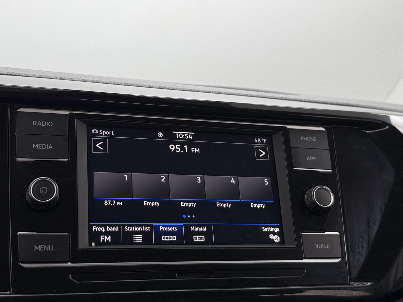 Thumbnail: 2024 Volkswagen Taos - 4