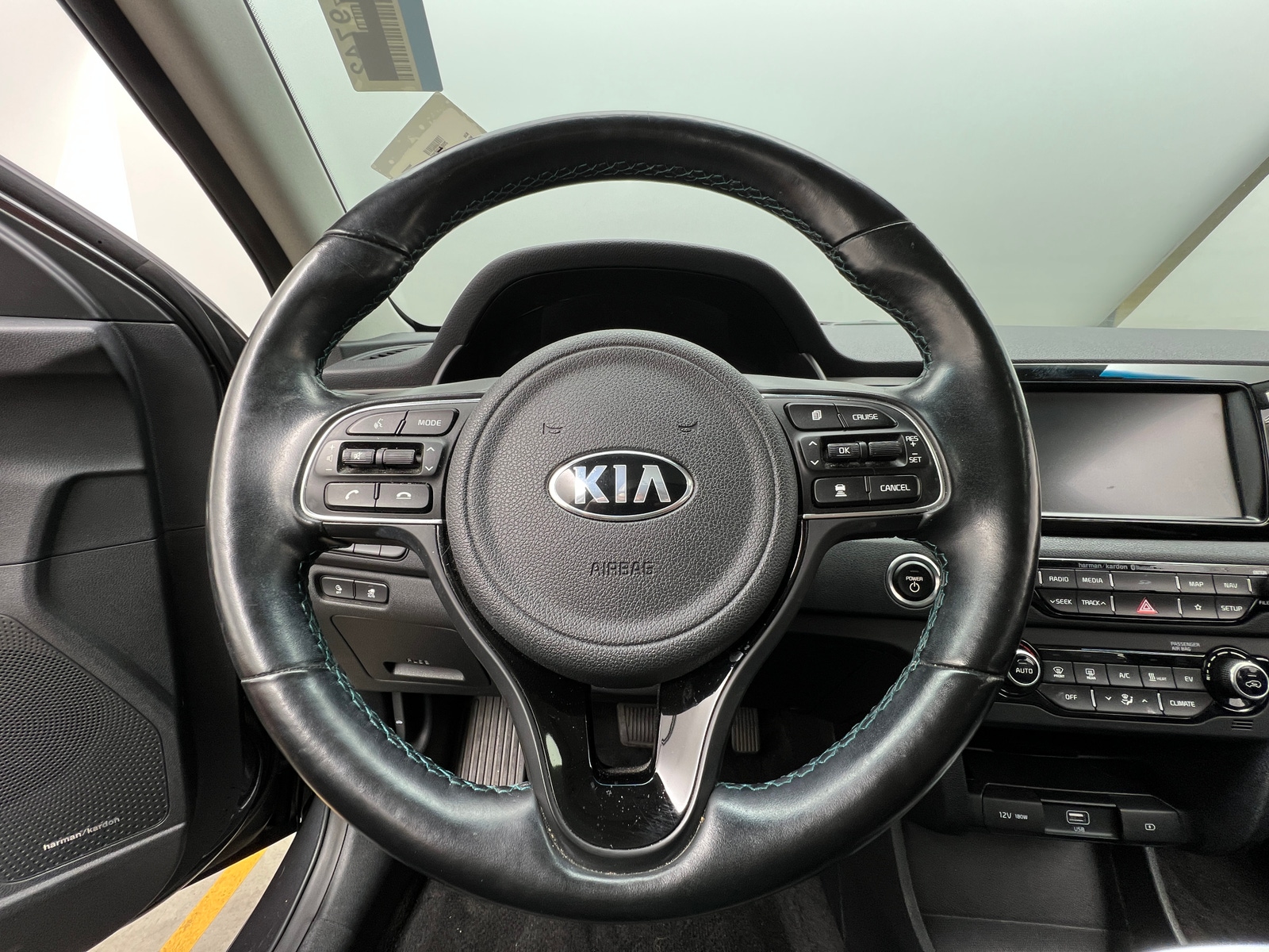 Thumbnail: 2019 Kia Niro - 4